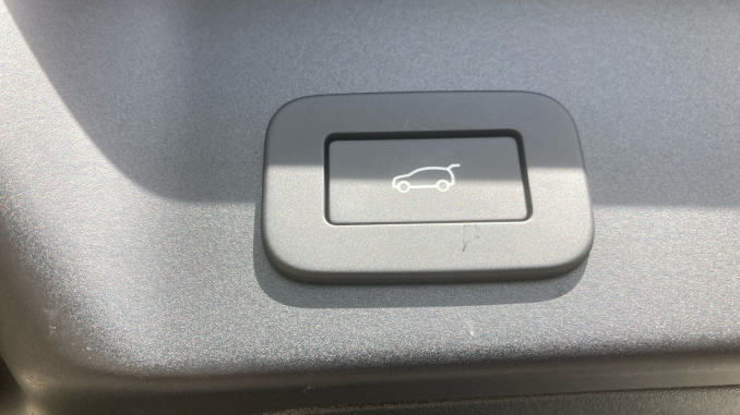 Land Rover Range Rover Evoque 1.5 P270e Hoxton Edition 5dr Auto Hatchback - Image 44